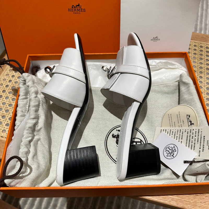 Sandália Hermès