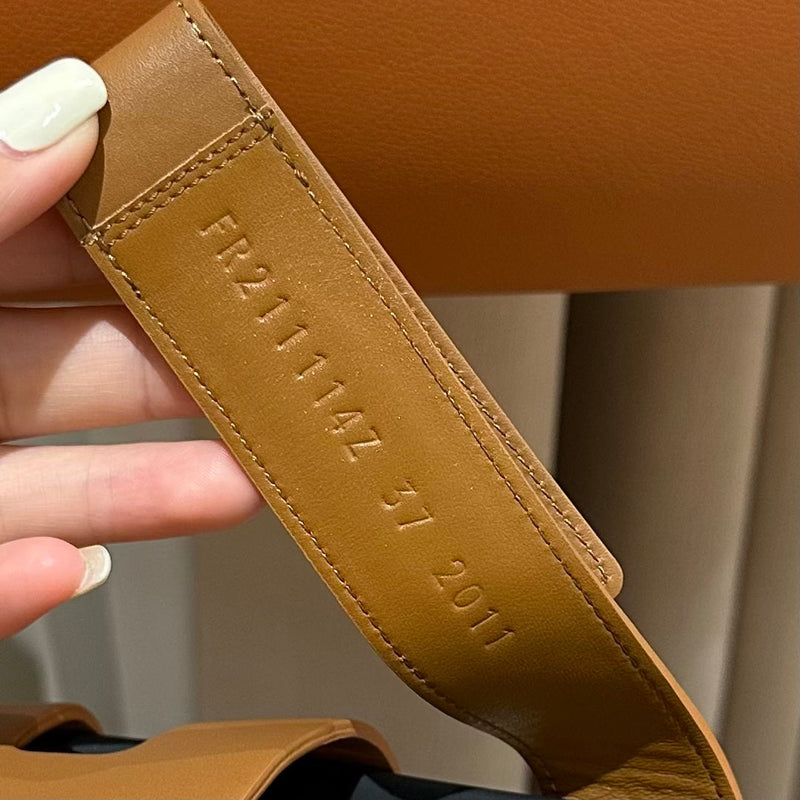 Sandália Hermès