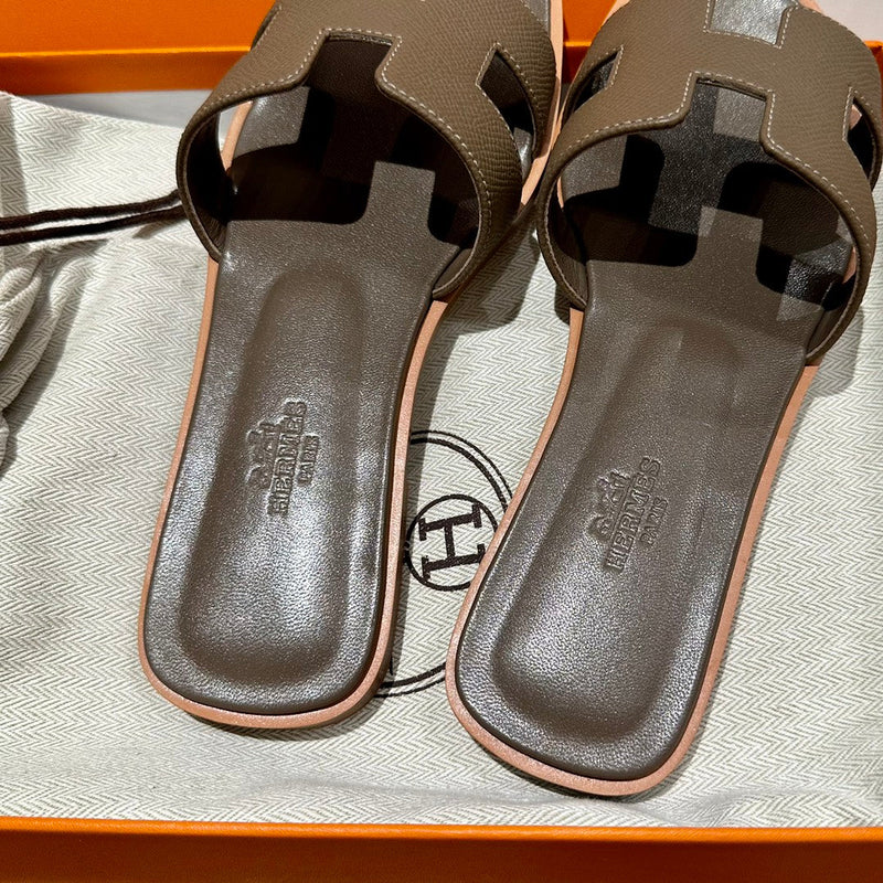 Sandália Hermès