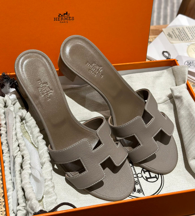 Sandália Hermès
