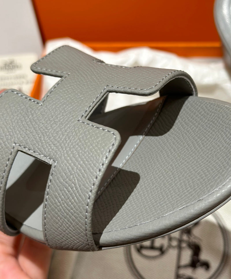 Sandália Hermès