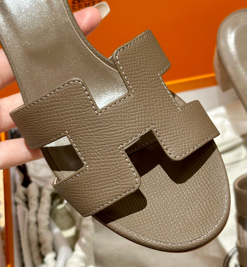 Sandália Hermès
