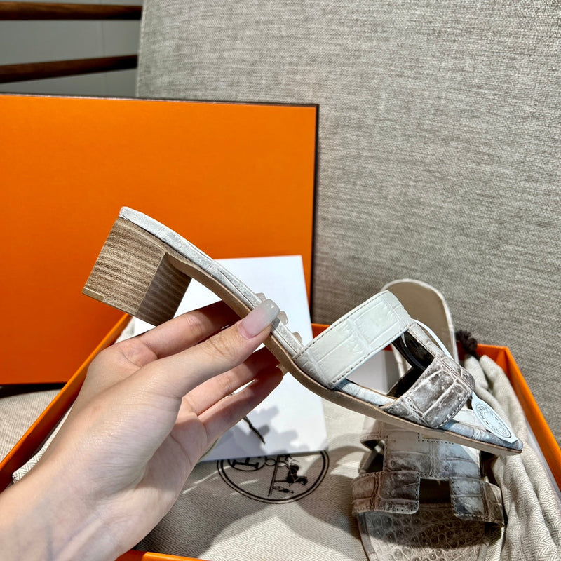 Sandália Hermès