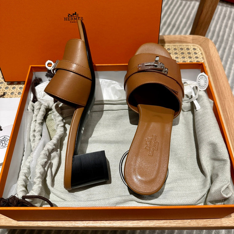 Sandália Hermès
