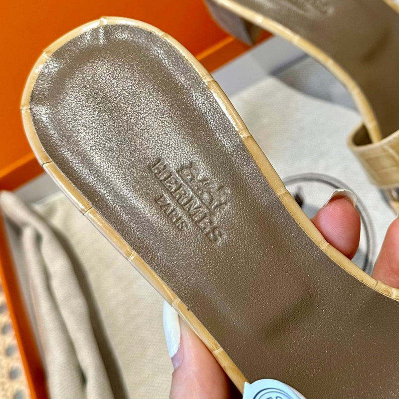 Sandália Hermès