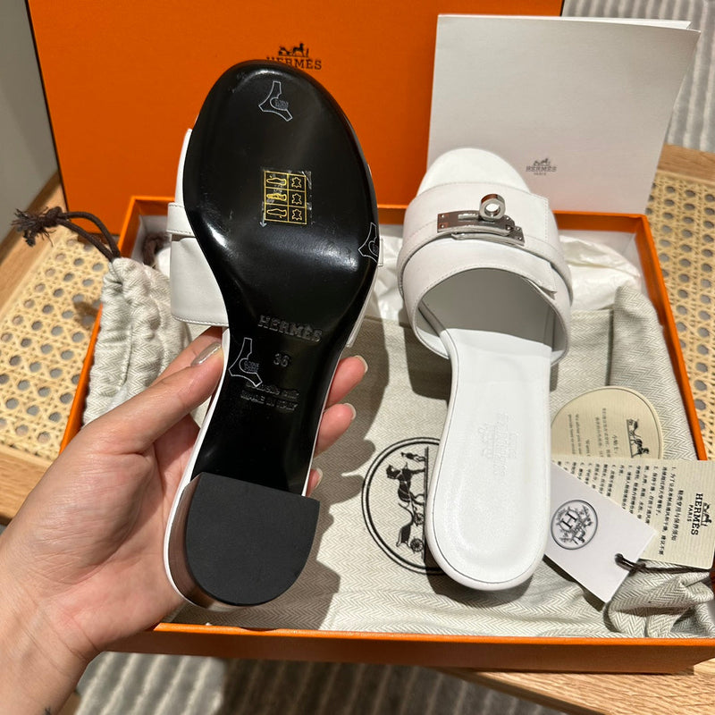 Sandália Hermès