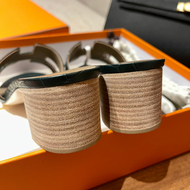 Sandália Hermès