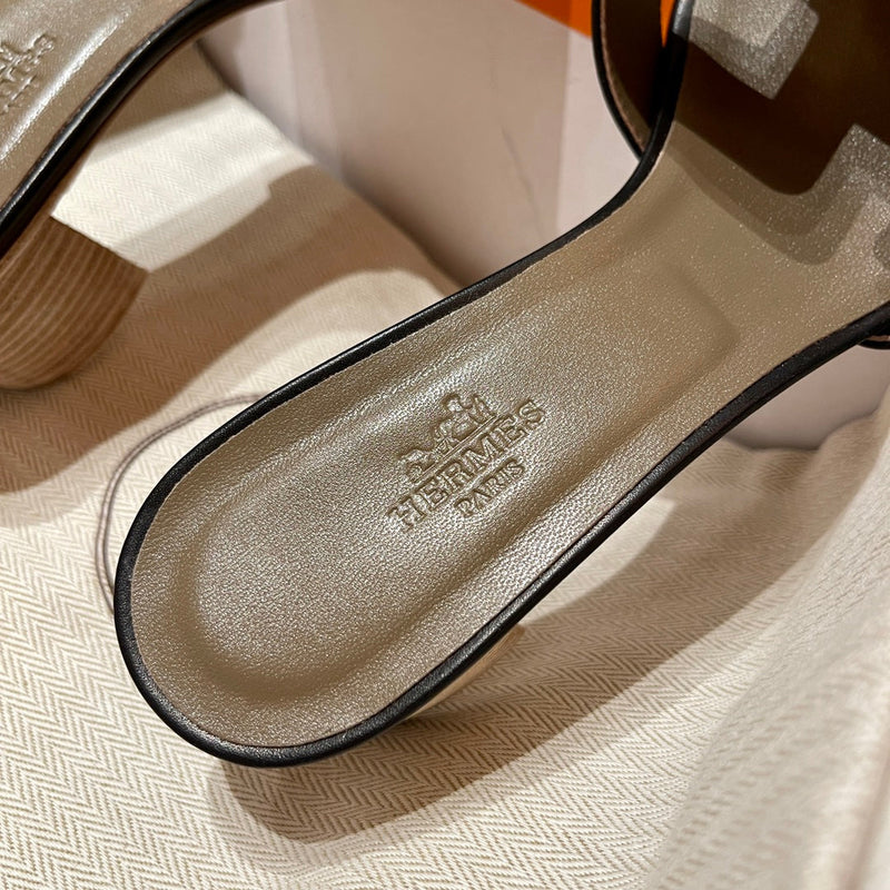 Sandália Hermès