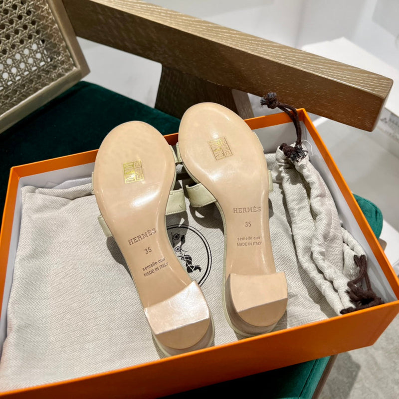 Sandália Hermès