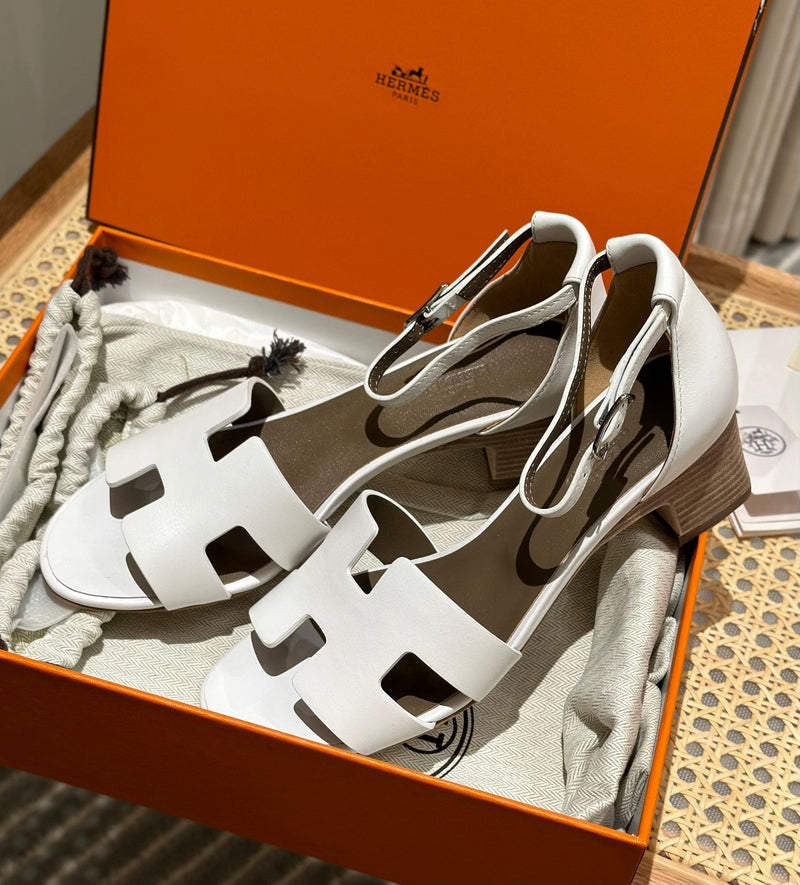 Sandália Hermès