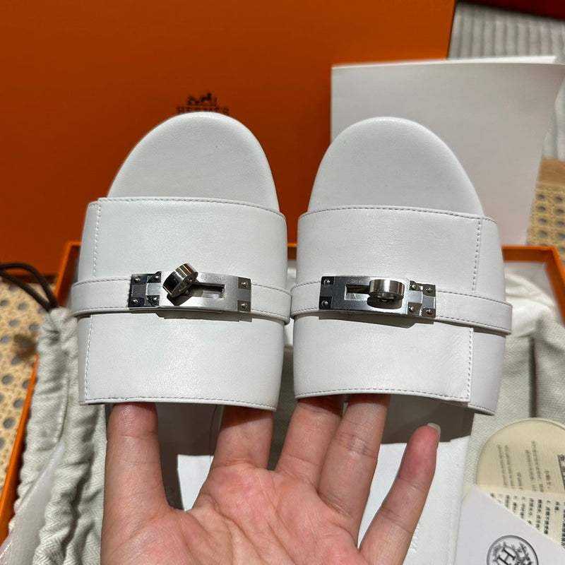Sandália Hermès