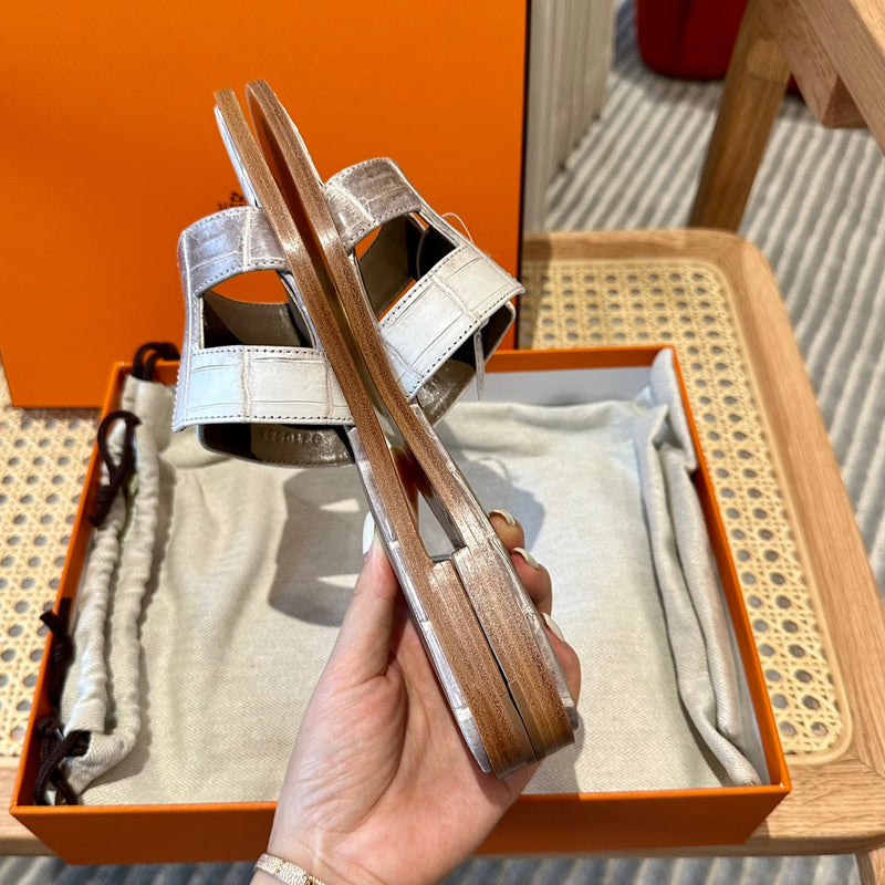 Sandália Hermès