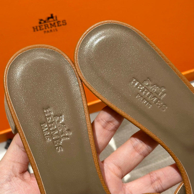 Sandália Hermès