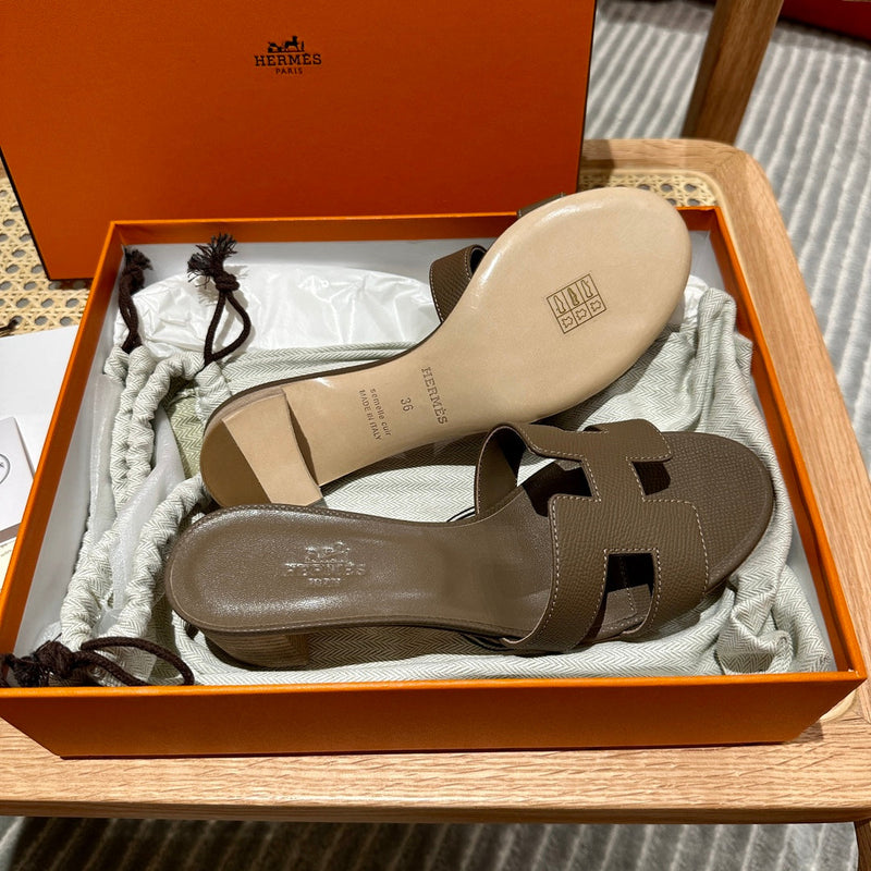 Sandália Hermès