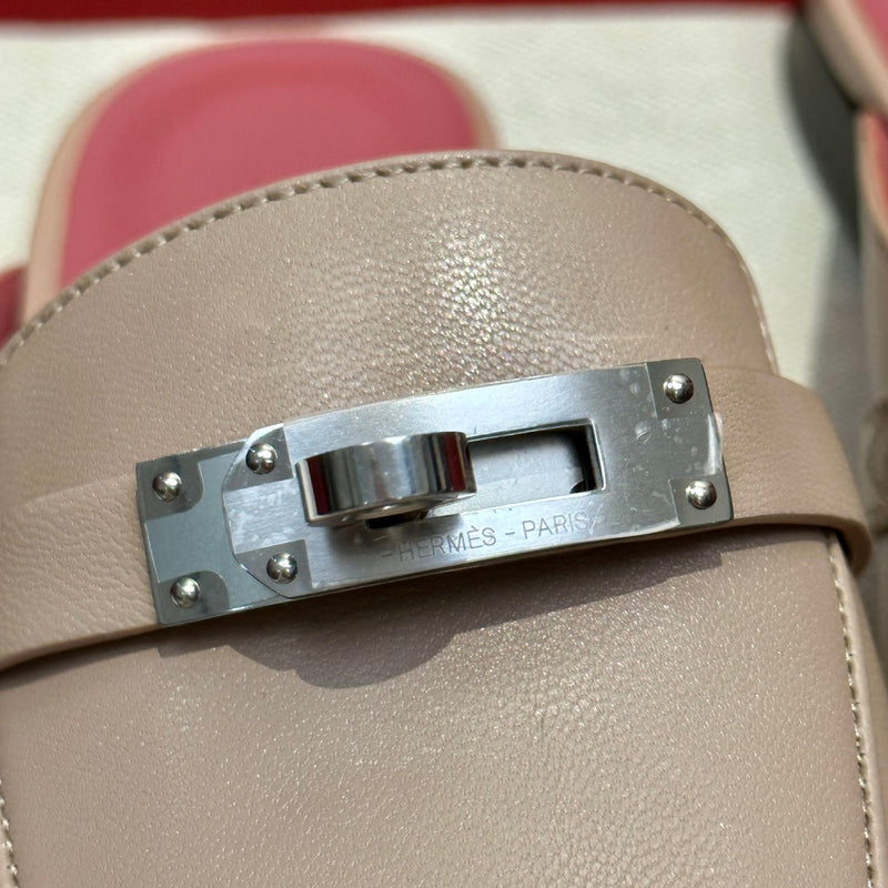Sandália Hermès