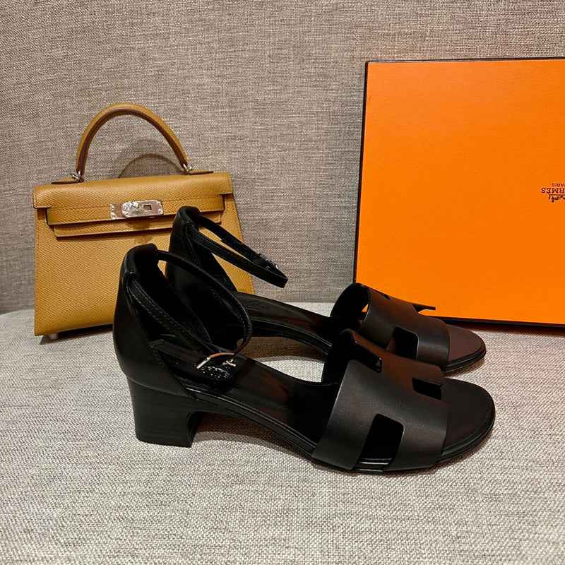 Sandália Hermès