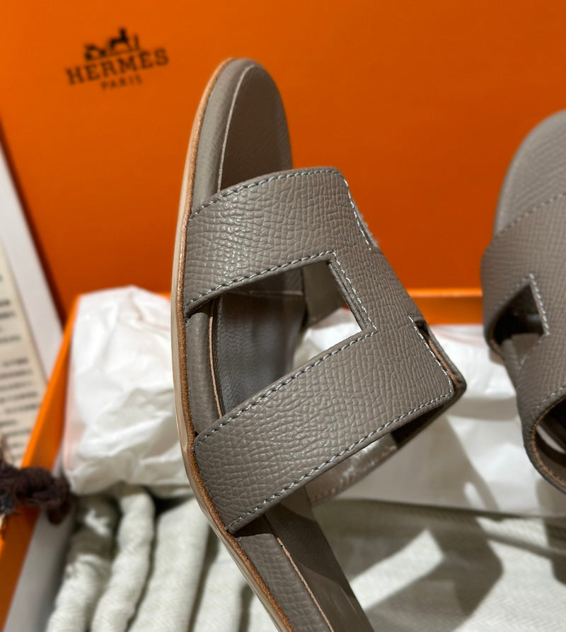 Sandália Hermès