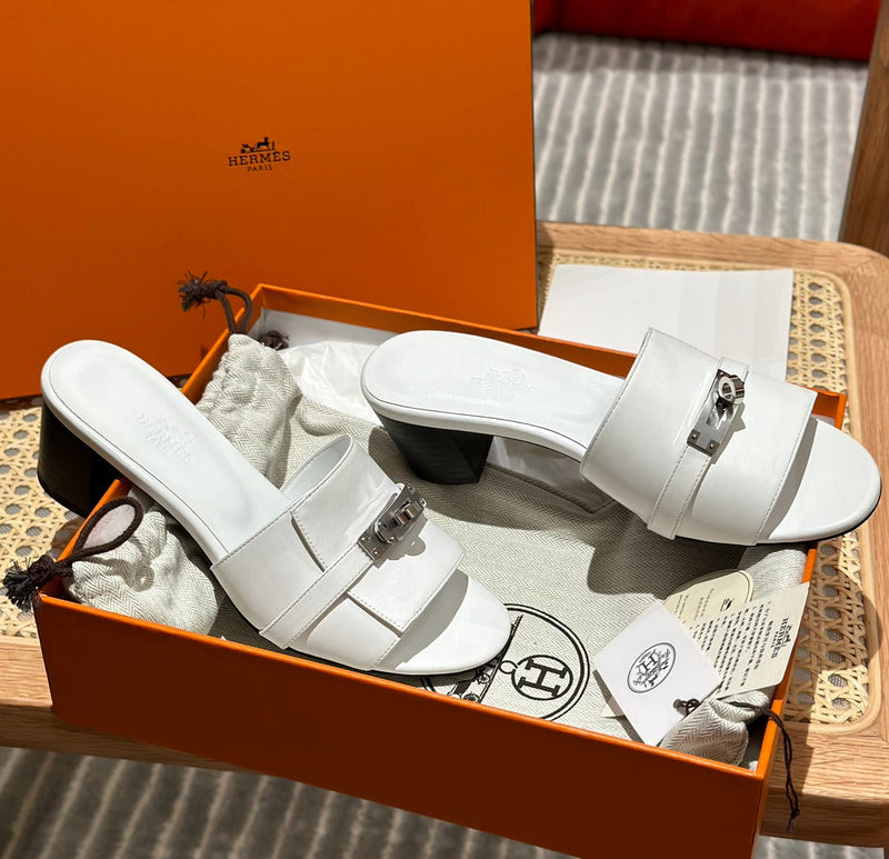 Sandália Hermès