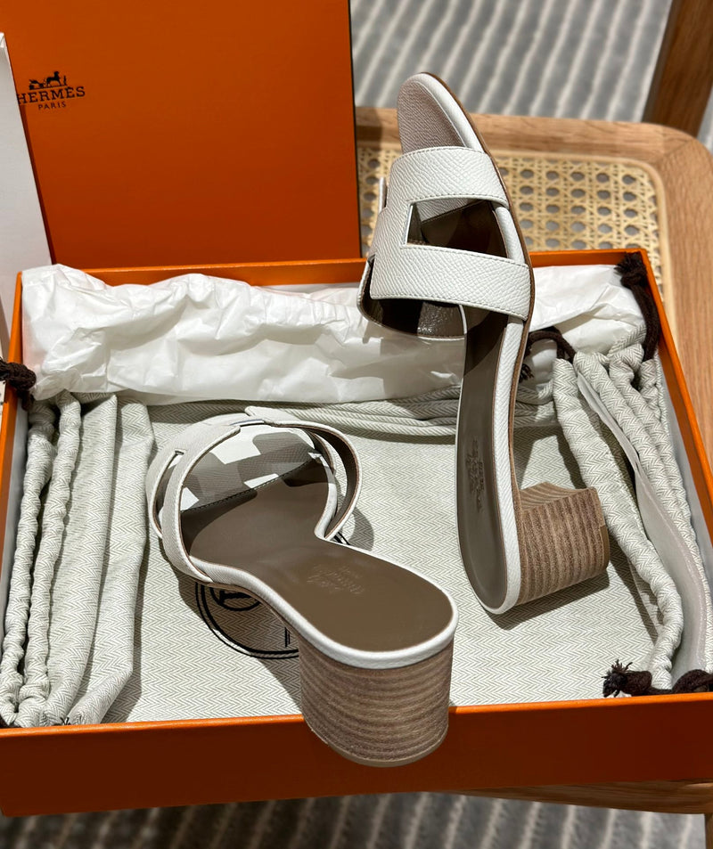 Sandália Hermès