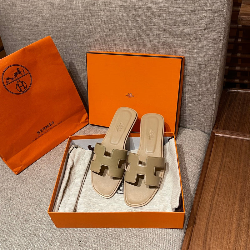 Sandália Hermès
