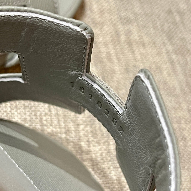 Sandália Hermès