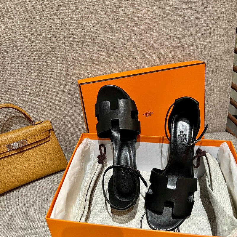 Sandália Hermès
