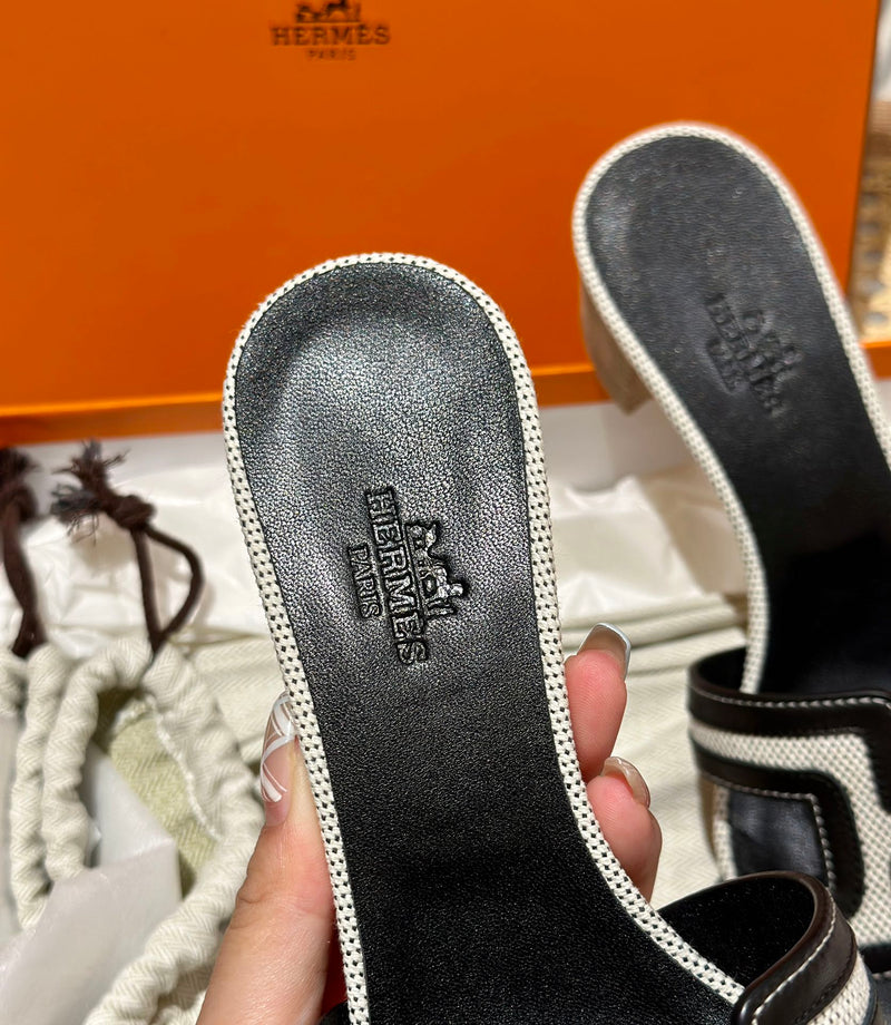 Sandália Hermès