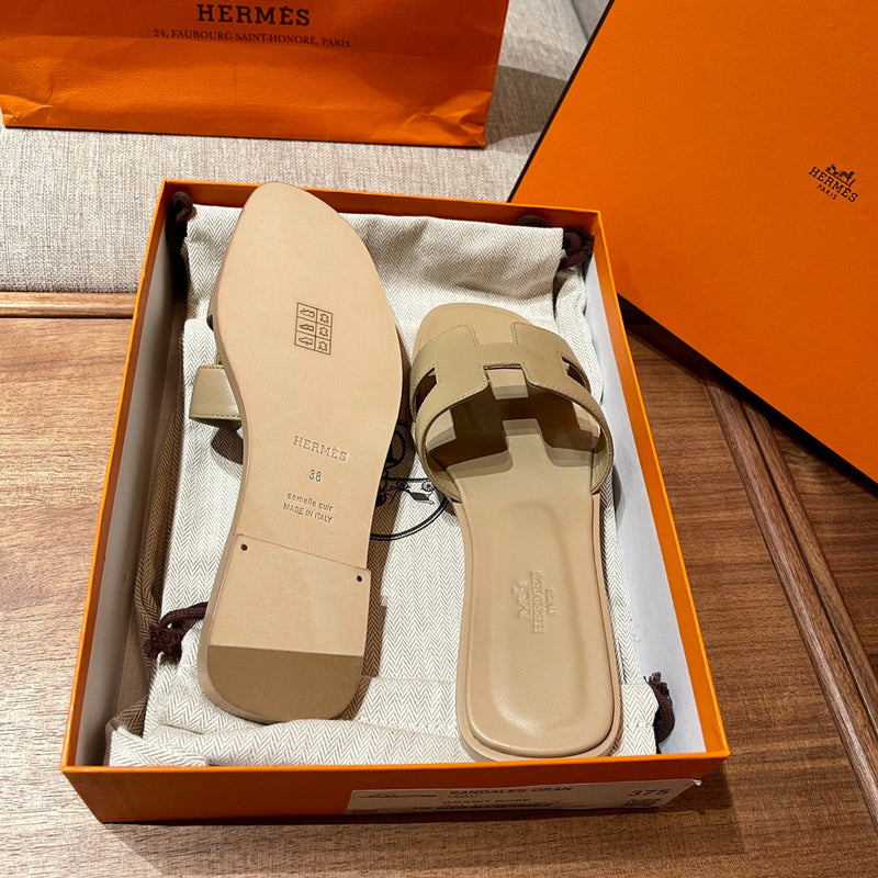 Sandália Hermès