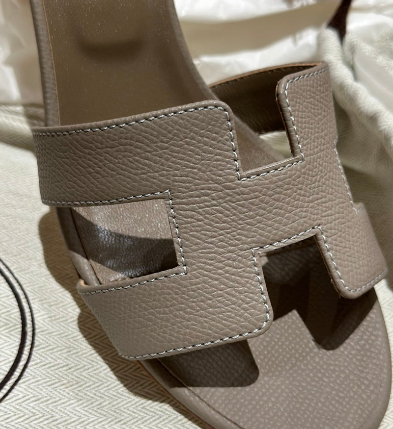 Sandália Hermès