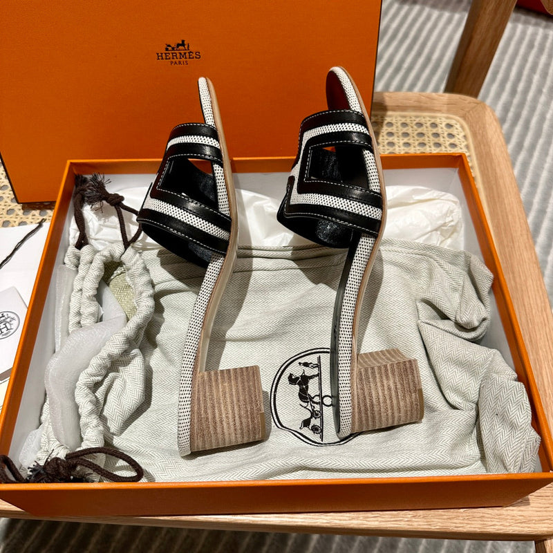 Sandália Hermès