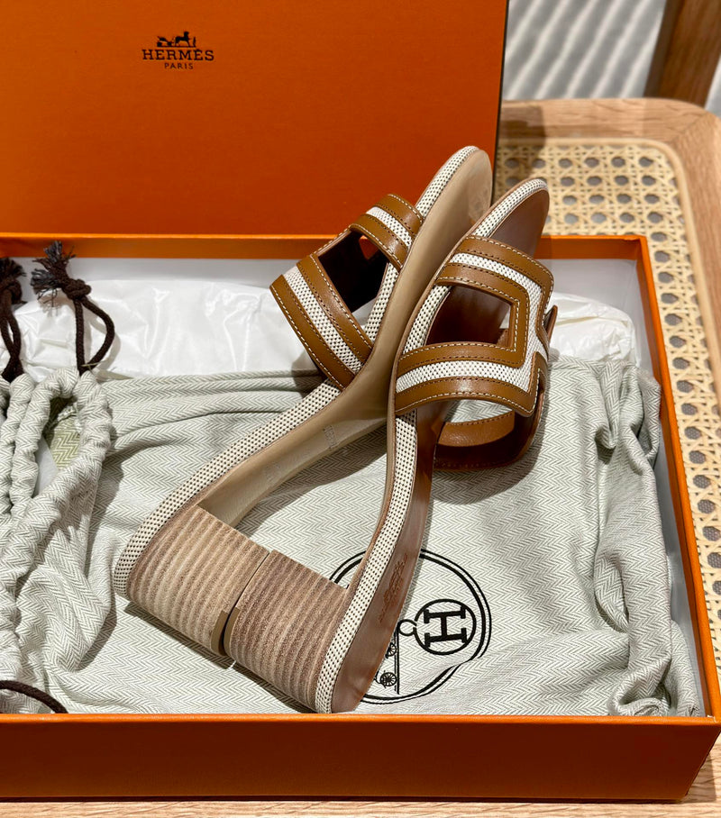 Sandália Hermès