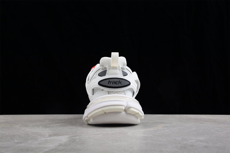 Q48 Balenciaga  Track Sneaker
