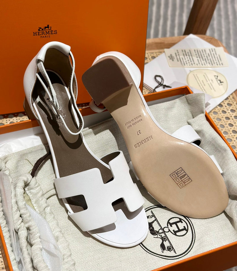 Sandália Hermès