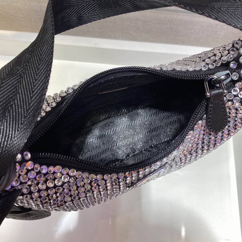 Bolsa Prada Re-Edition Duchesse