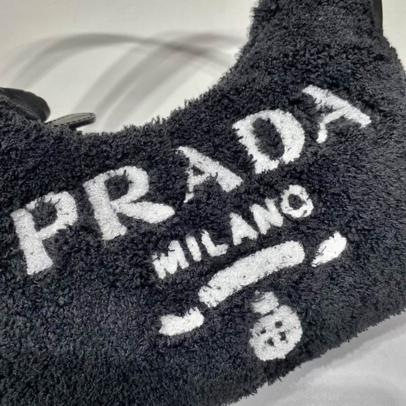 Bolsa Prada Re-Edition Hobo