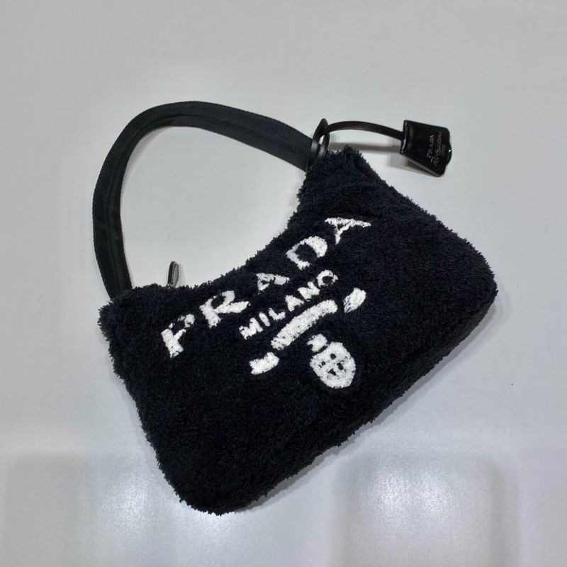 Bolsa Prada Re-Edition Hobo