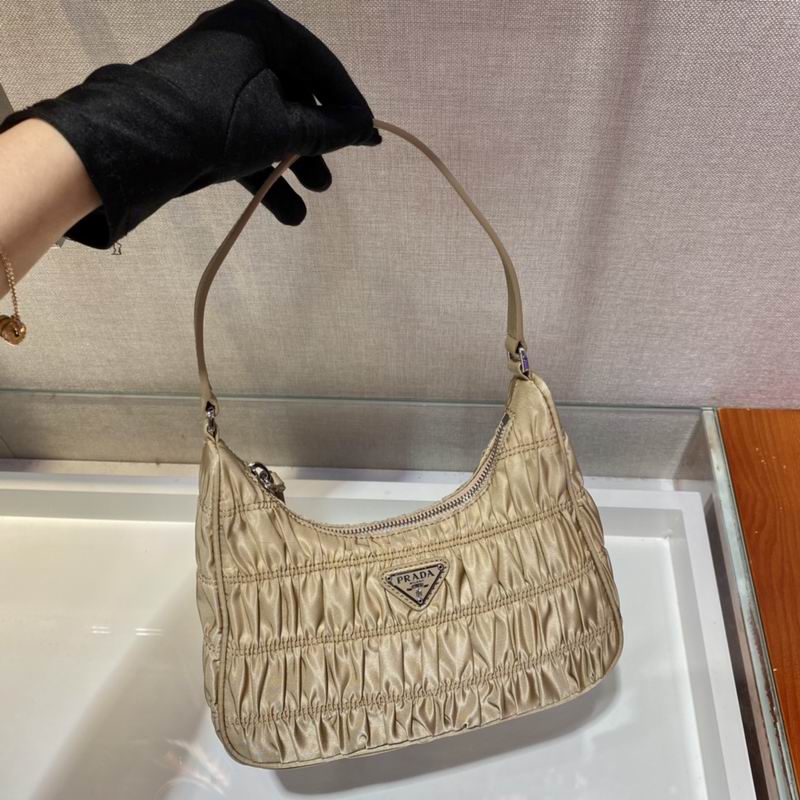 Bolsa Prada Hobo Re-Nylon