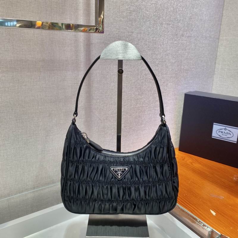 Bolsa Prada Hobo Re-Nylon