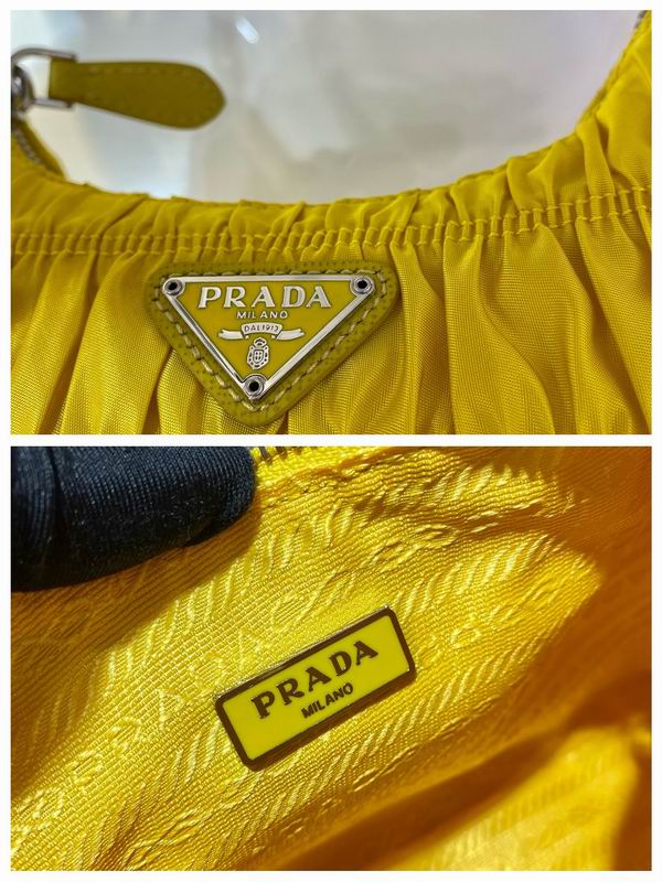 Bolsa Prada Hobo Re-Nylon