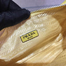 Bolsa Prada Hobo Re-Nylon