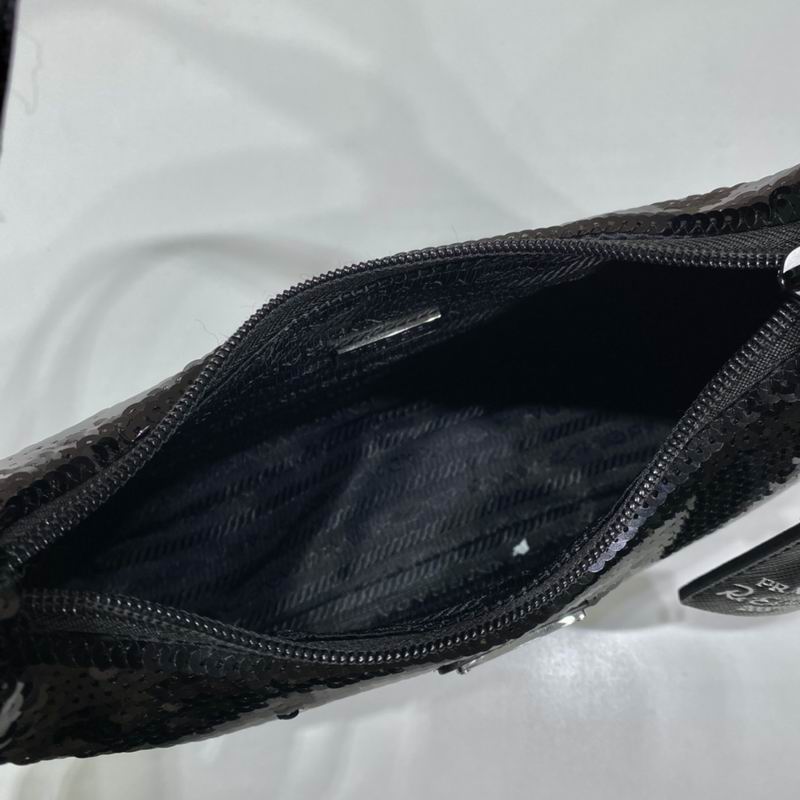 Bolsa Prada Re-Edition Hobo