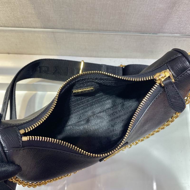 Bolsa Prada Hobo Re-Edition Re-Nylon