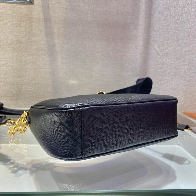 Bolsa Prada Hobo Re-Edition Re-Nylon