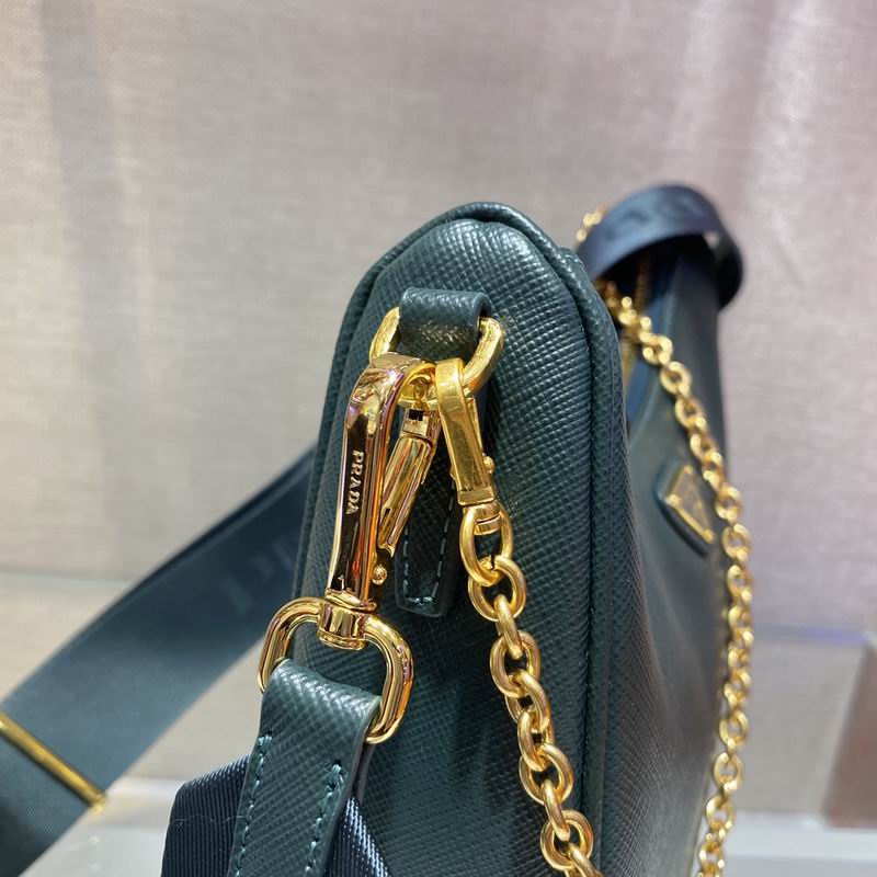 Bolsa Prada Hobo Re-Edition Re-Nylon