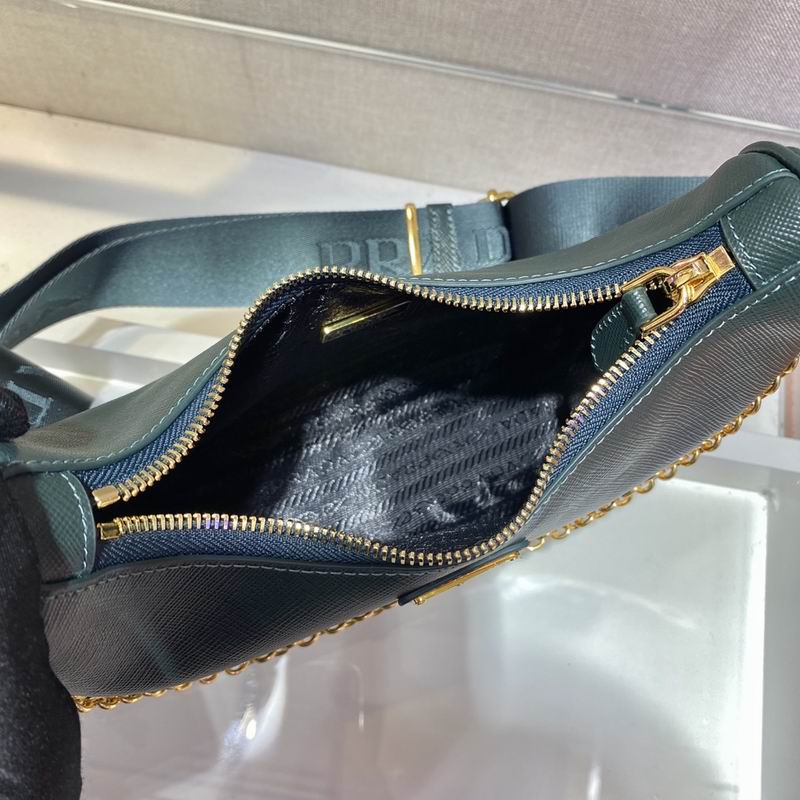 Bolsa Prada Hobo Re-Edition Re-Nylon