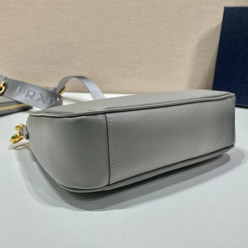 Bolsa Prada Hobo Re-Edition Re-Nylon
