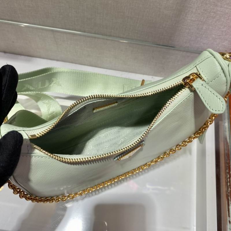 Bolsa Prada Hobo Re-Edition Re-Nylon
