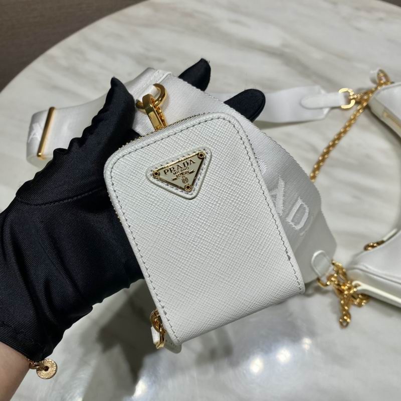 Bolsa Prada Hobo Re-Edition Re-Nylon