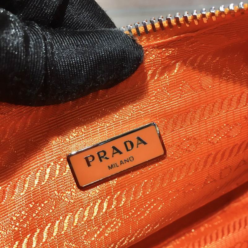 Bolsa Prada Hobo Re-Nylon