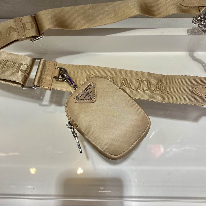 Bolsa Prada Hobo Re-Nylon
